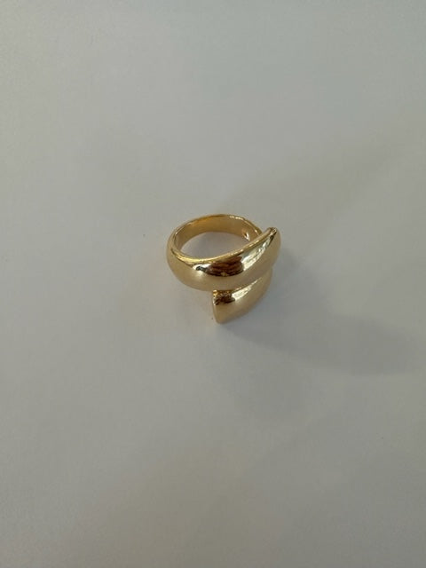 Criss Cross Ring